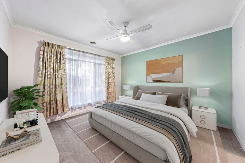 Photo - 33 Parman Avenue, Pakenham VIC 3810 - Image 9