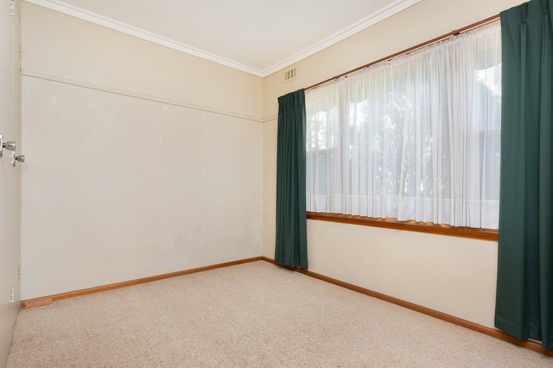 Photo - 33 Peel Street, Berwick VIC 3806 - Image 11