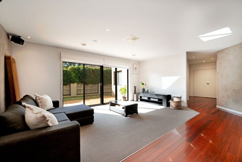 Photo - 33 Penfold Street, Gungahlin ACT 2912 - Image 3