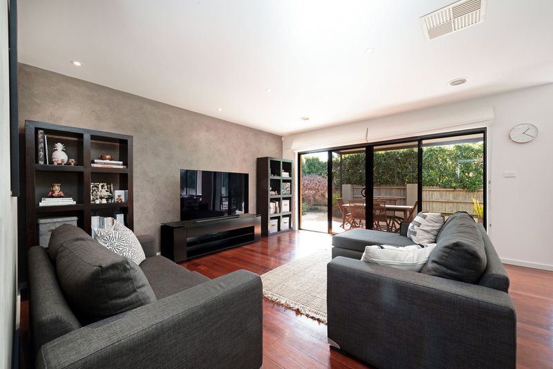 Photo - 33 Penfold Street, Gungahlin ACT 2912 - Image 5