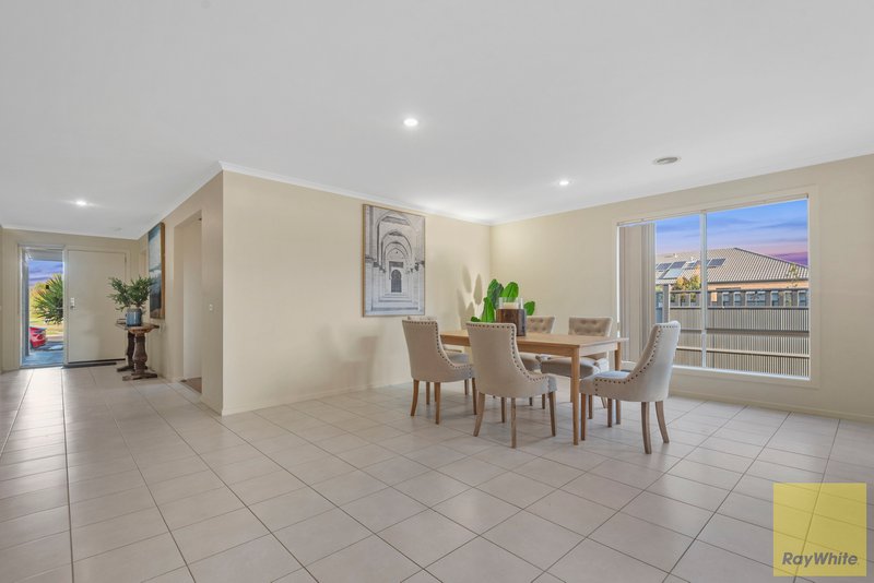 Photo - 33 Penrose Promenade, Tarneit VIC 3029 - Image 5