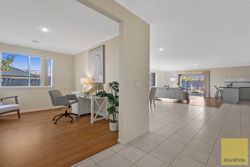 Photo - 33 Penrose Promenade, Tarneit VIC 3029 - Image 11