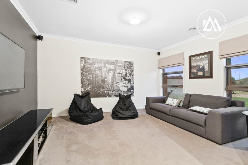 Photo - 33 Peter Chance Crescent, Langwarrin VIC 3910 - Image 8