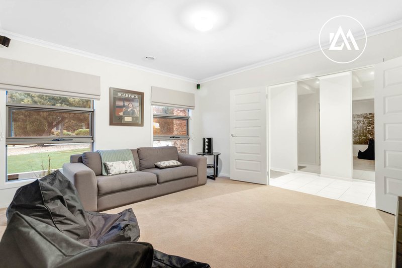 Photo - 33 Peter Chance Crescent, Langwarrin VIC 3910 - Image 9