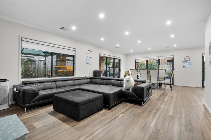 Photo - 33 Petunia Drive, Keysborough VIC 3173 - Image 5