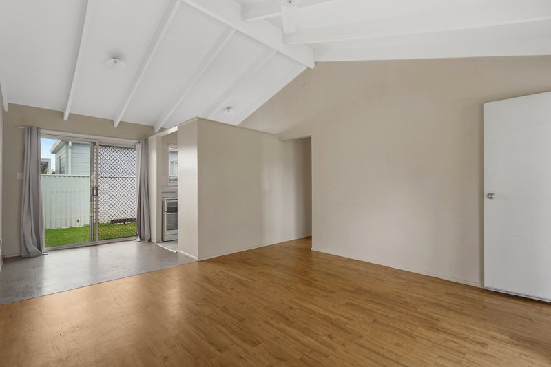 Photo - 33 Phyllis Street, Eastern Heights QLD 4305 - Image 4