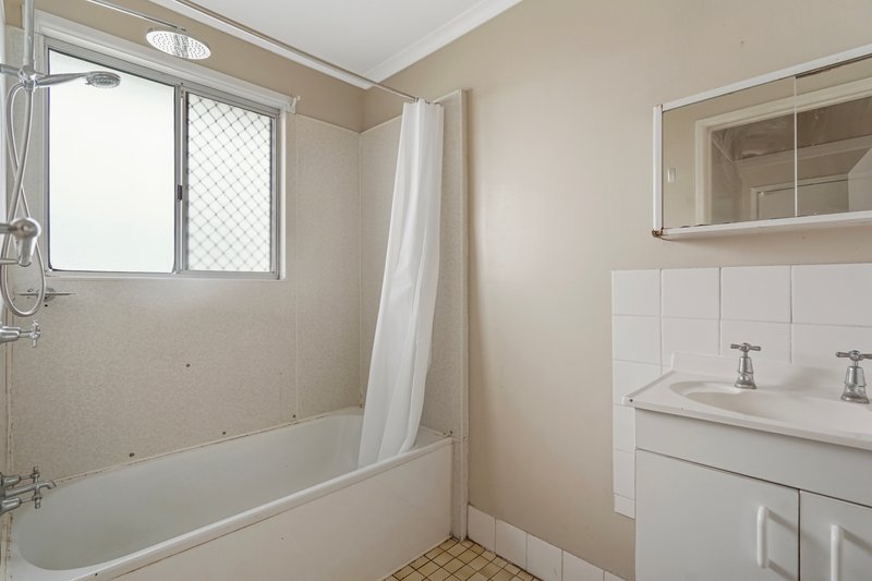 Photo - 33 Phyllis Street, Eastern Heights QLD 4305 - Image 10