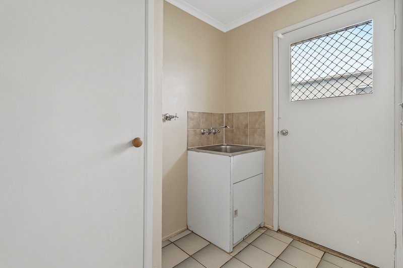 Photo - 33 Phyllis Street, Eastern Heights QLD 4305 - Image 11