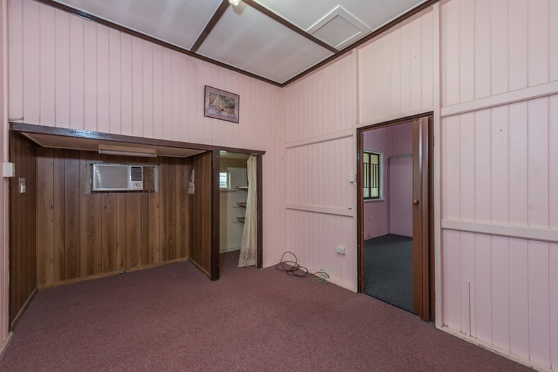 Photo - 33 Pitt Street, Bundaberg South QLD 4670 - Image 13