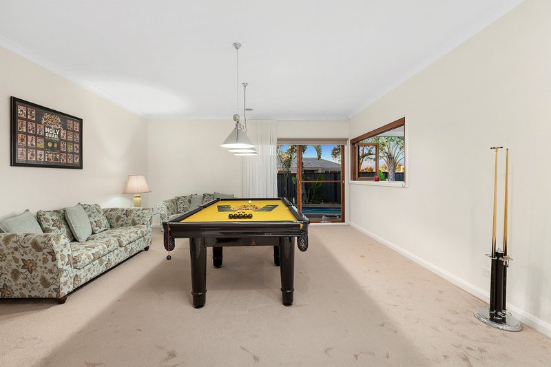 Photo - 33 Ponsford Drive, Point Cook VIC 3030 - Image 8