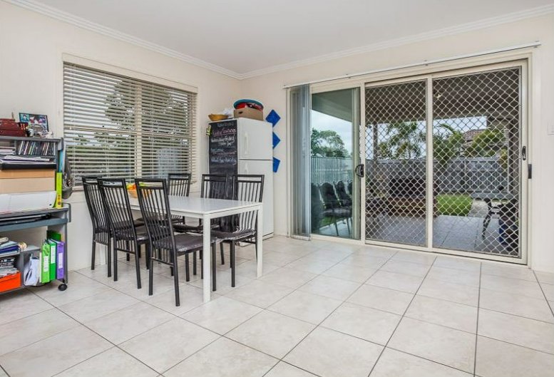 Photo - 33 Possum Parade, North Lakes QLD 4509 - Image 4