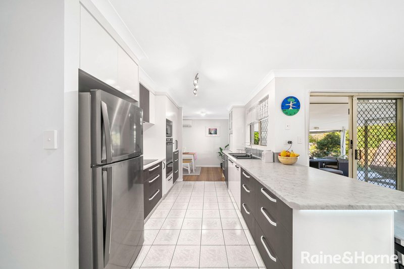 Photo - 33 Queen Elizabeth Drive, Eatons Hill QLD 4037 - Image 5