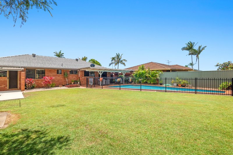 Photo - 33 Ramsay Crescent, Golden Beach QLD 4551 - Image 3