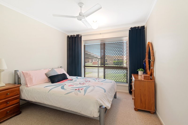 Photo - 33 Ramsay Crescent, Golden Beach QLD 4551 - Image 7