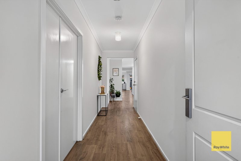 Photo - 33 Rapa Drive, Tarneit VIC 3029 - Image 3