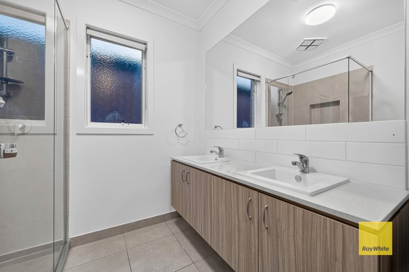 Photo - 33 Rapa Drive, Tarneit VIC 3029 - Image 11