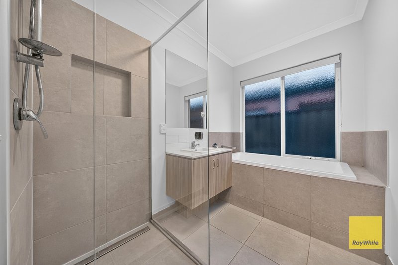Photo - 33 Rapa Drive, Tarneit VIC 3029 - Image 16