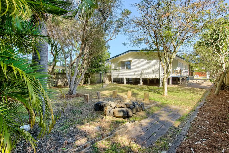 Photo - 33 Redbank Road, Redcliffe QLD 4020 - Image 17