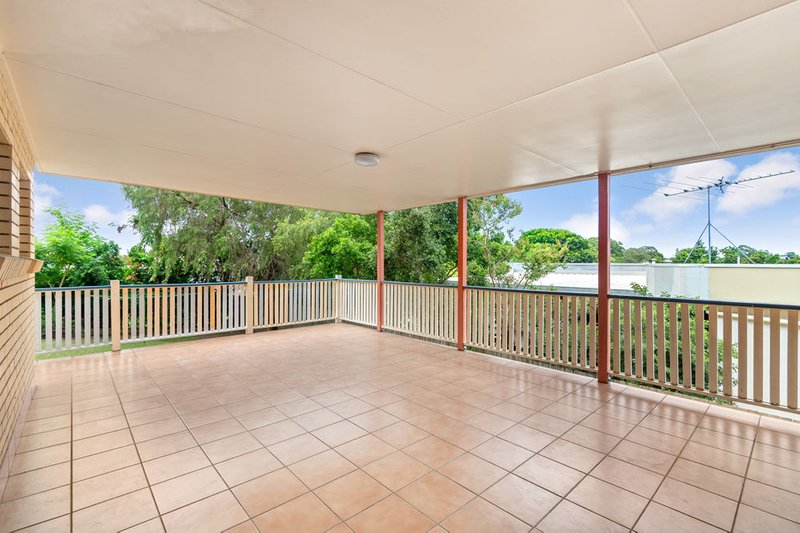 Photo - 33 Redwood Street, Stafford Heights QLD 4053 - Image 5