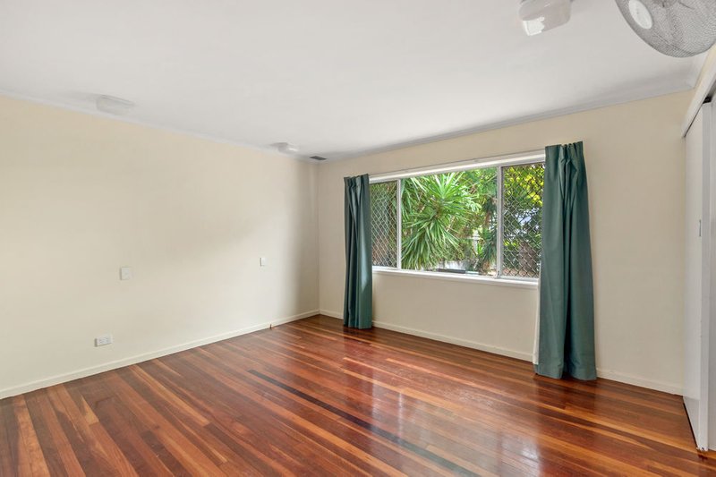 Photo - 33 Redwood Street, Stafford Heights QLD 4053 - Image 10