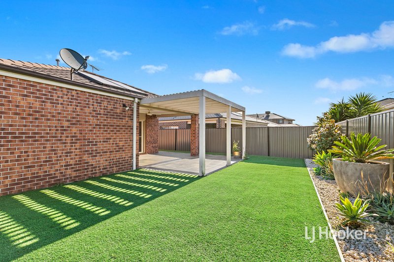 Photo - 33 Regal Road, Point Cook VIC 3030 - Image 17