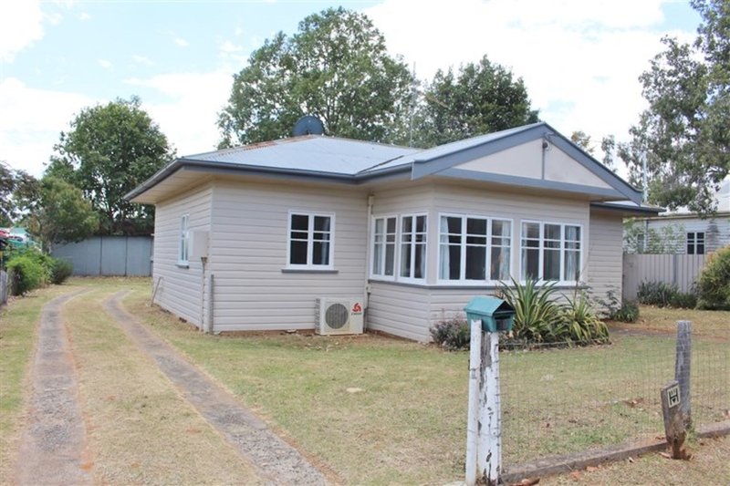 Photo - 33 Rennick Street, Chinchilla QLD 4413 - Image 13