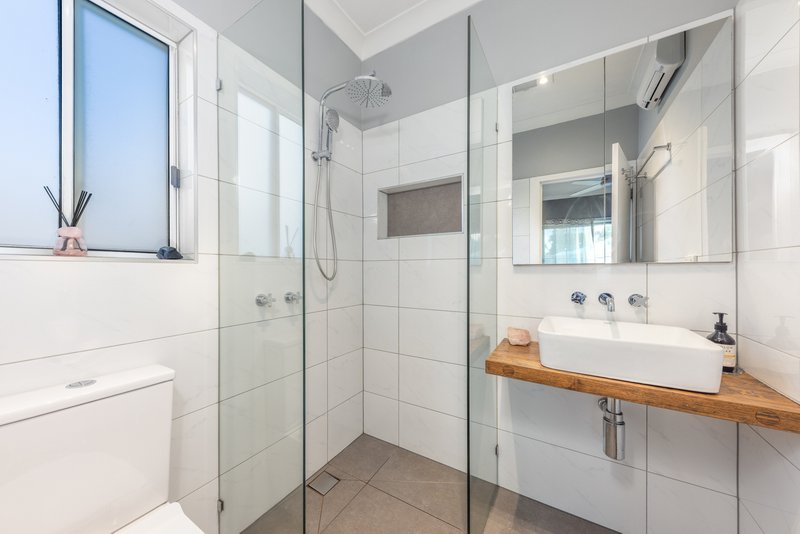 Photo - 33 Reynolds Grove, Romsey VIC 3434 - Image 6