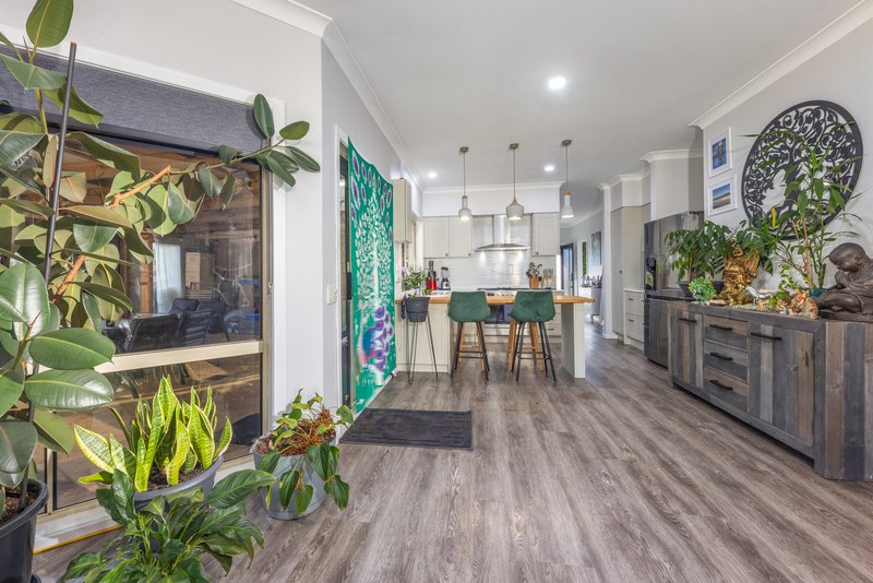 Photo - 33 Reynolds Grove, Romsey VIC 3434 - Image 8