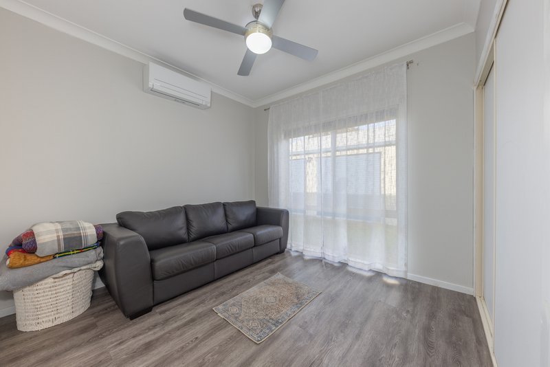 Photo - 33 Reynolds Grove, Romsey VIC 3434 - Image 11