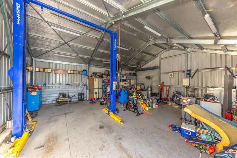 Photo - 33 Reynolds Grove, Romsey VIC 3434 - Image 14