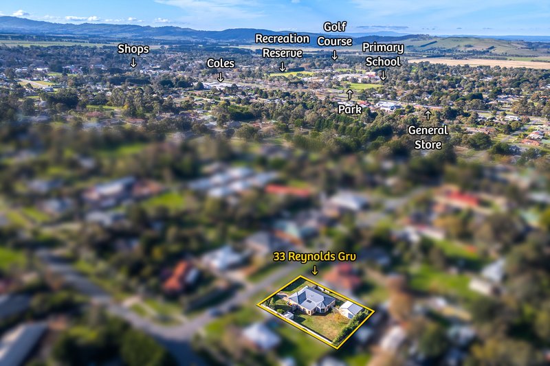 Photo - 33 Reynolds Grove, Romsey VIC 3434 - Image 16