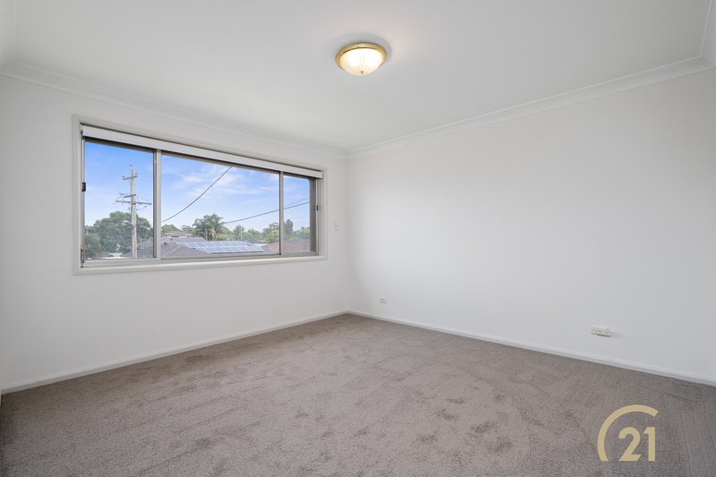 Photo - 33 Rhondda Street, Smithfield NSW 2164 - Image 7