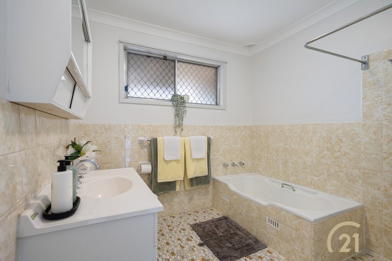 Photo - 33 Rhondda Street, Smithfield NSW 2164 - Image 11