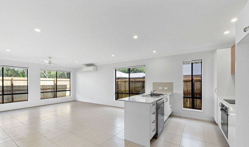 Photo - 33 Riviera Street, Burpengary QLD 4505 - Image 2