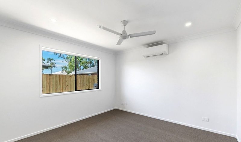 Photo - 33 Riviera Street, Burpengary QLD 4505 - Image 5