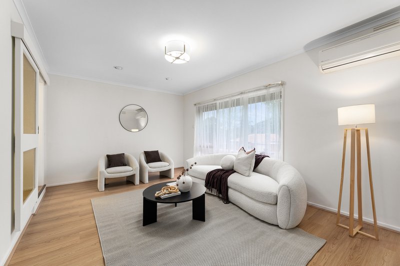 Photo - 33 Roehampton Avenue, Wantirna VIC 3152 - Image 2
