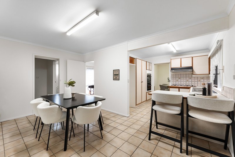 Photo - 33 Roehampton Avenue, Wantirna VIC 3152 - Image 4