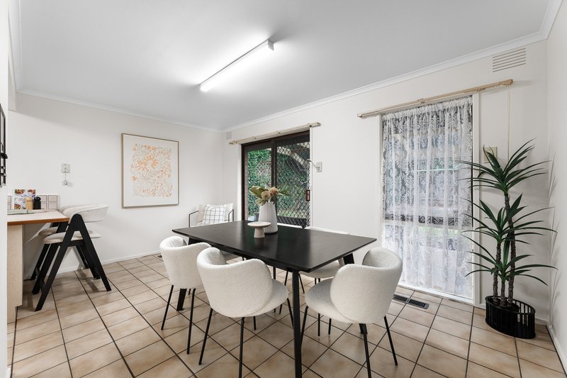 Photo - 33 Roehampton Avenue, Wantirna VIC 3152 - Image 5