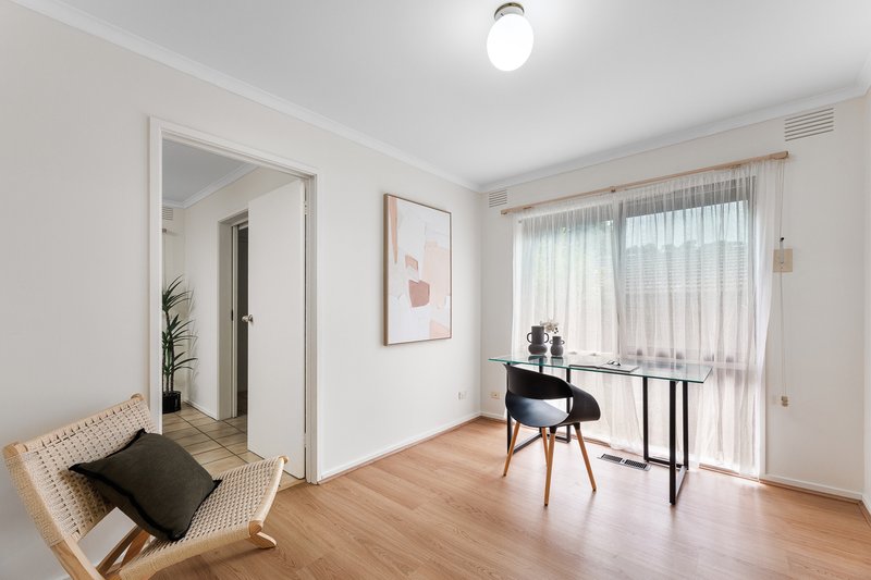 Photo - 33 Roehampton Avenue, Wantirna VIC 3152 - Image 7