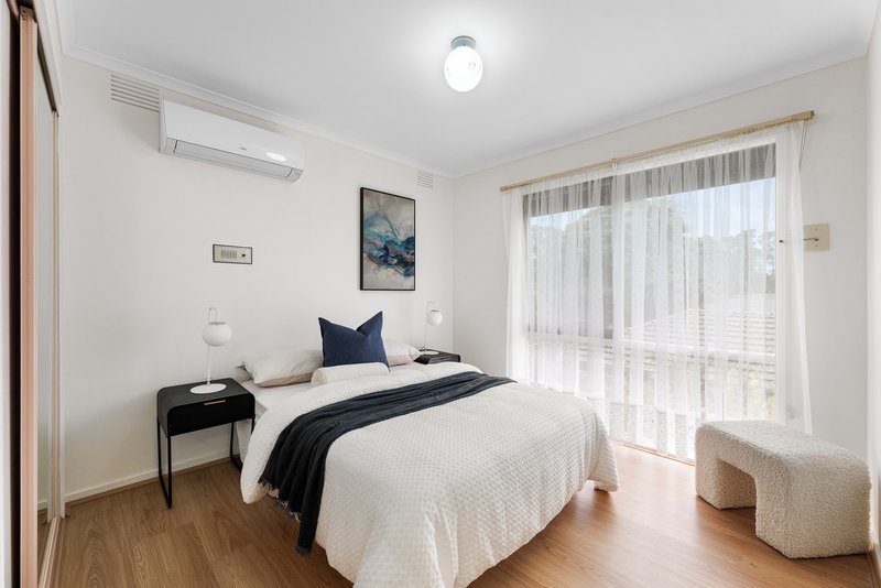 Photo - 33 Roehampton Avenue, Wantirna VIC 3152 - Image 9