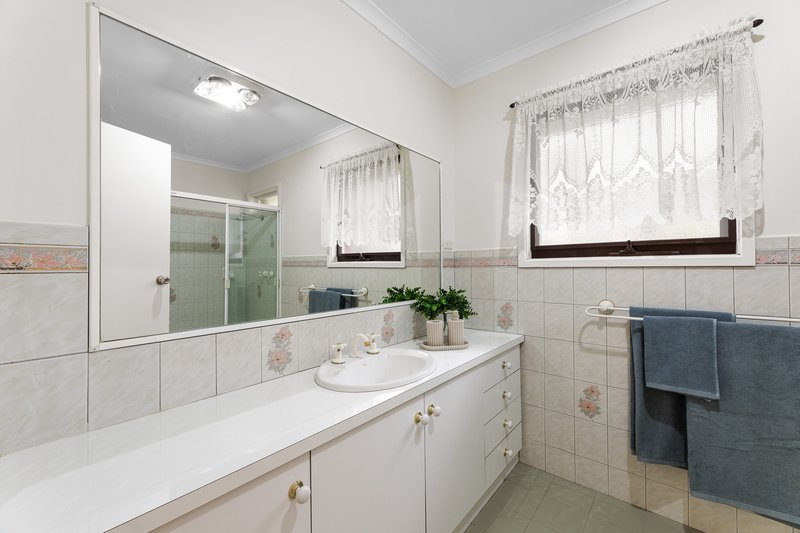 Photo - 33 Roehampton Avenue, Wantirna VIC 3152 - Image 12