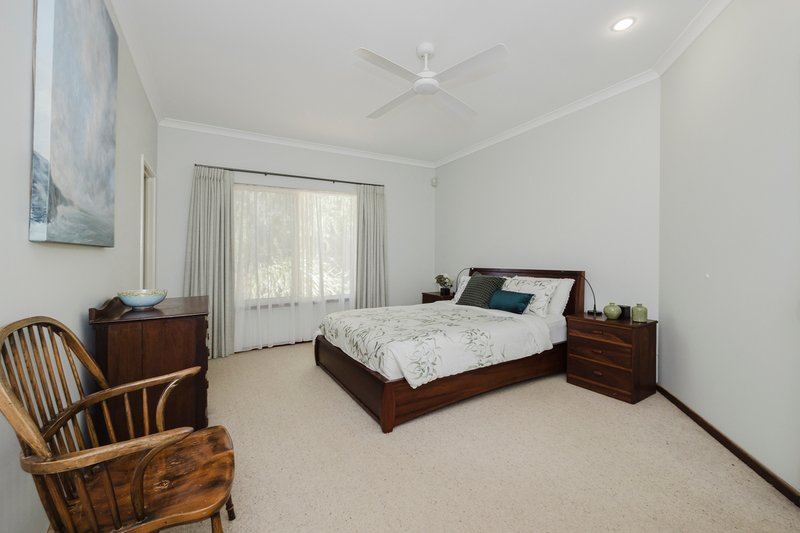 Photo - 33 Rootes Road, Lesmurdie WA 6076 - Image 12