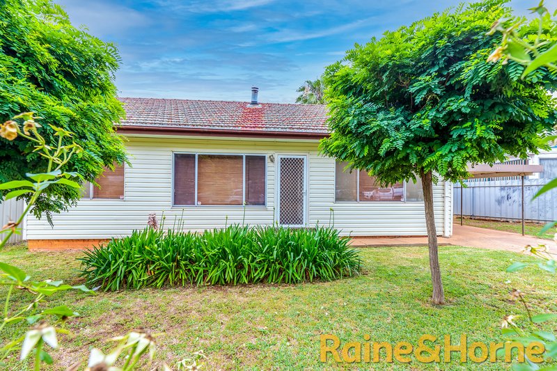 33 Roycox Crescent, Dubbo NSW 2830