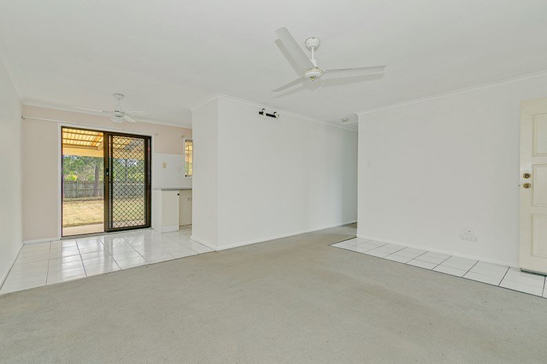 Photo - 33 Royena Court, Crestmead QLD 4132 - Image 10