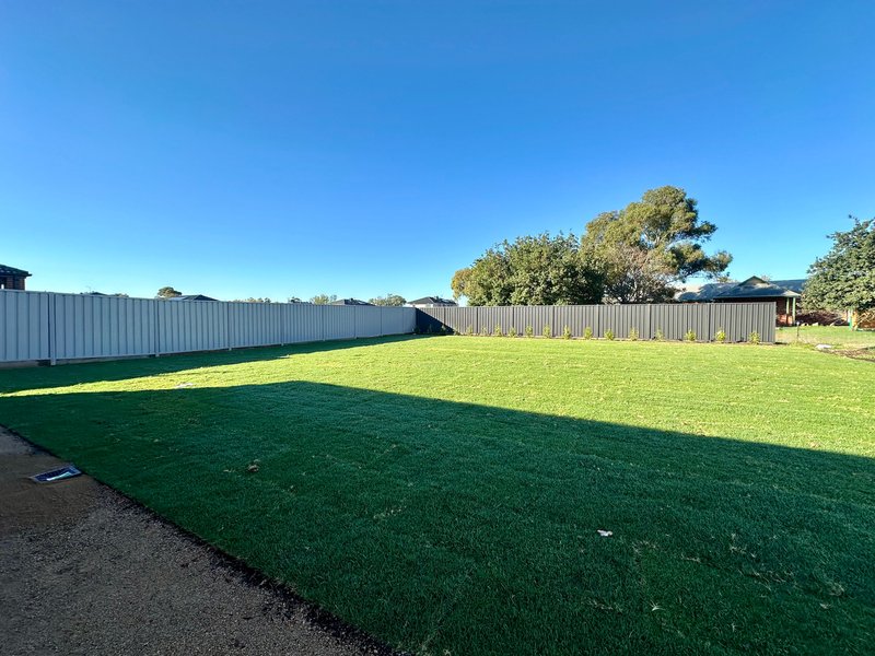 Photo - 33 Roynic Parade, Benalla VIC 3672 - Image 12