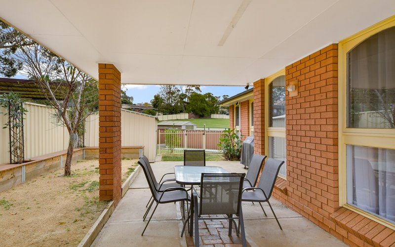 Photo - 33 Salamaua Place, Glenfield NSW 2167 - Image 11