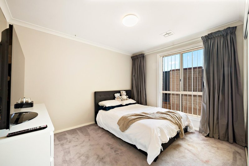 Photo - 33 Sarre Street, Gungahlin ACT 2912 - Image 12