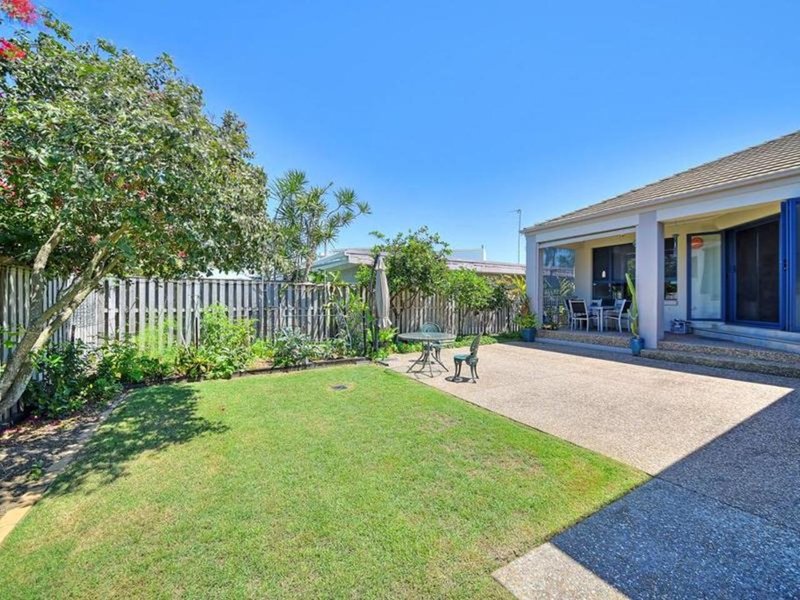 Photo - 33 Savoy Drive, Broadbeach Waters QLD 4218 - Image 3