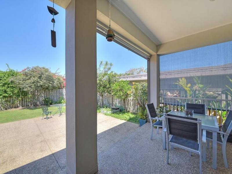 Photo - 33 Savoy Drive, Broadbeach Waters QLD 4218 - Image 6