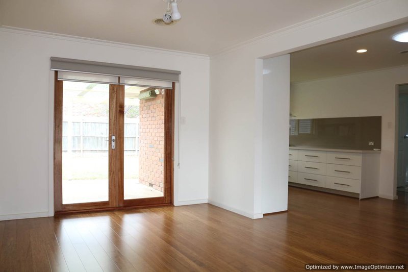 Photo - 33 Scherman Drive, Altona Meadows VIC 3028 - Image 7